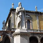 San Faustino Rome Colosseum Bed and Breakfast