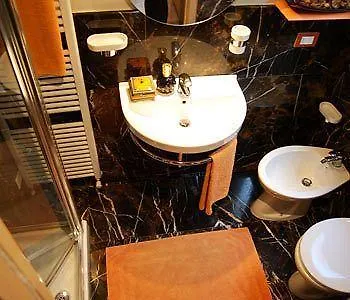 فندق مبيت وإفطار San Faustino Rome Colosseum 4*