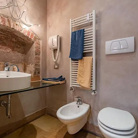 San Faustino Rome Colosseum فندق مبيت وإفطار 4*